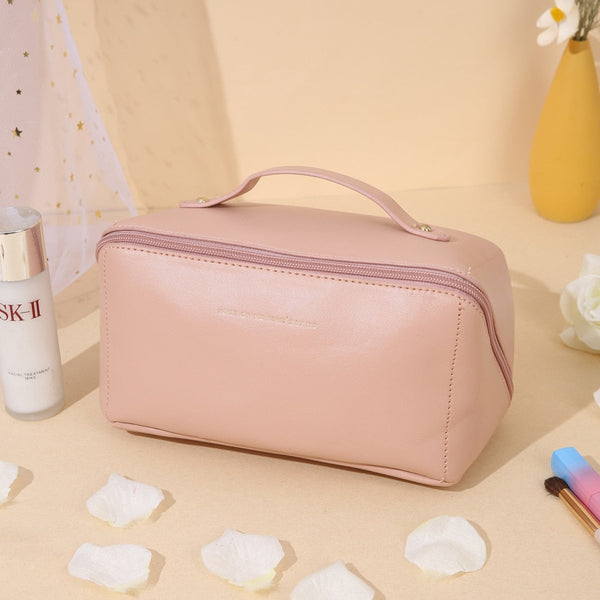 Geräumige Beauty-Necessaire