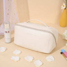 Geräumige Beauty-Necessaire