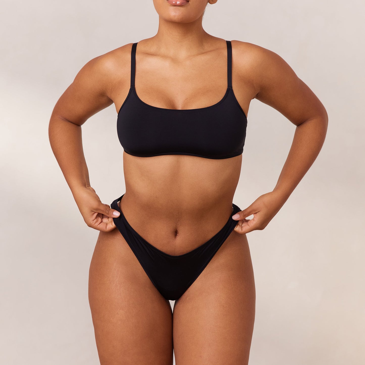 Kaum sichtbares Bralette - Schwarz