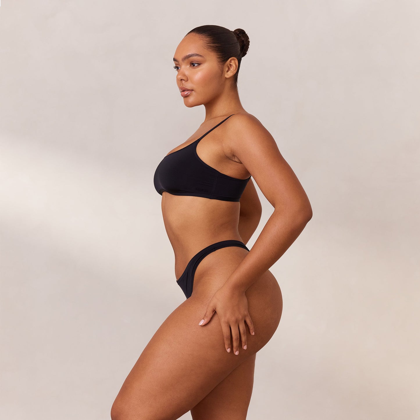 Kaum sichtbares Bralette - Schwarz