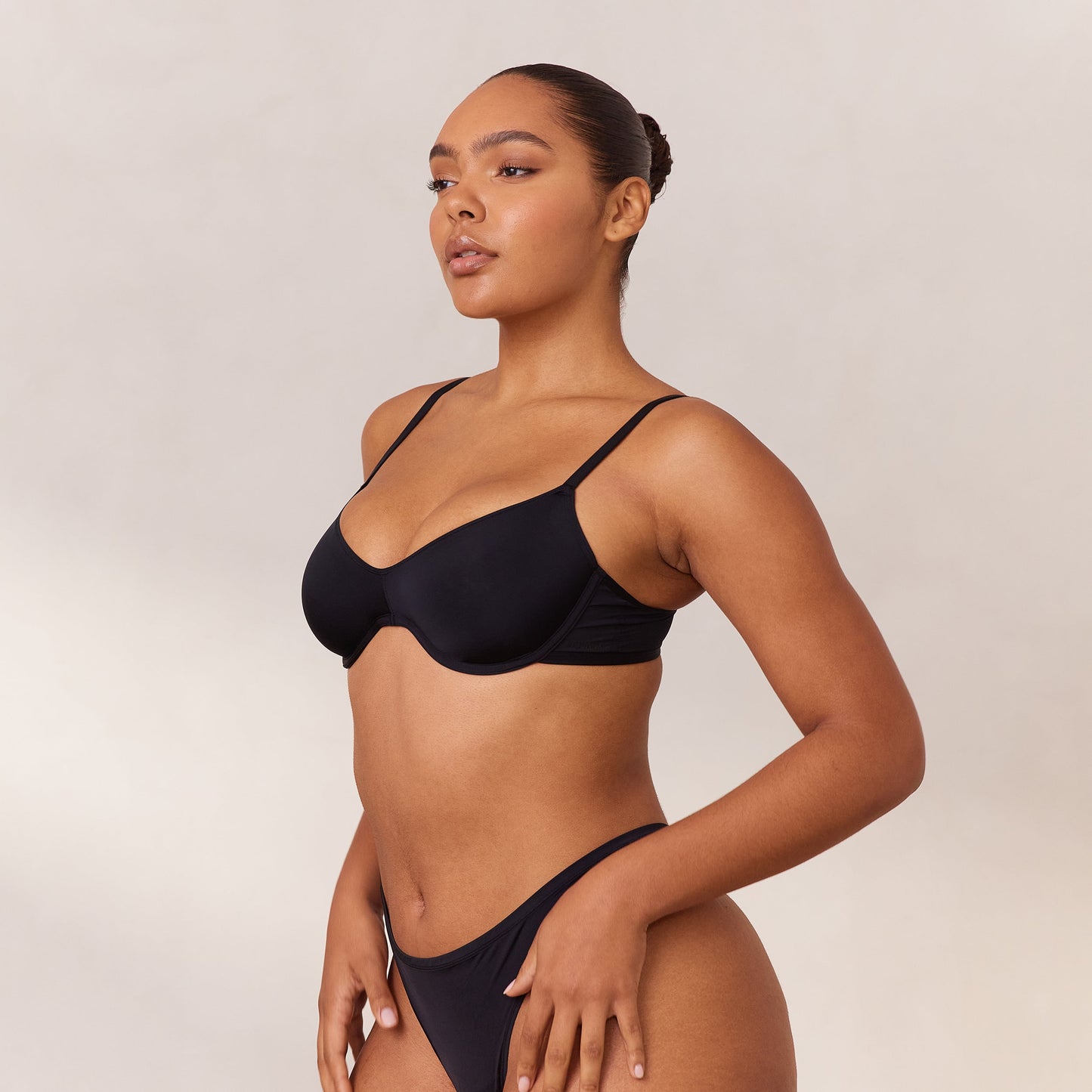 Barely There Plunge-BH - Schwarz