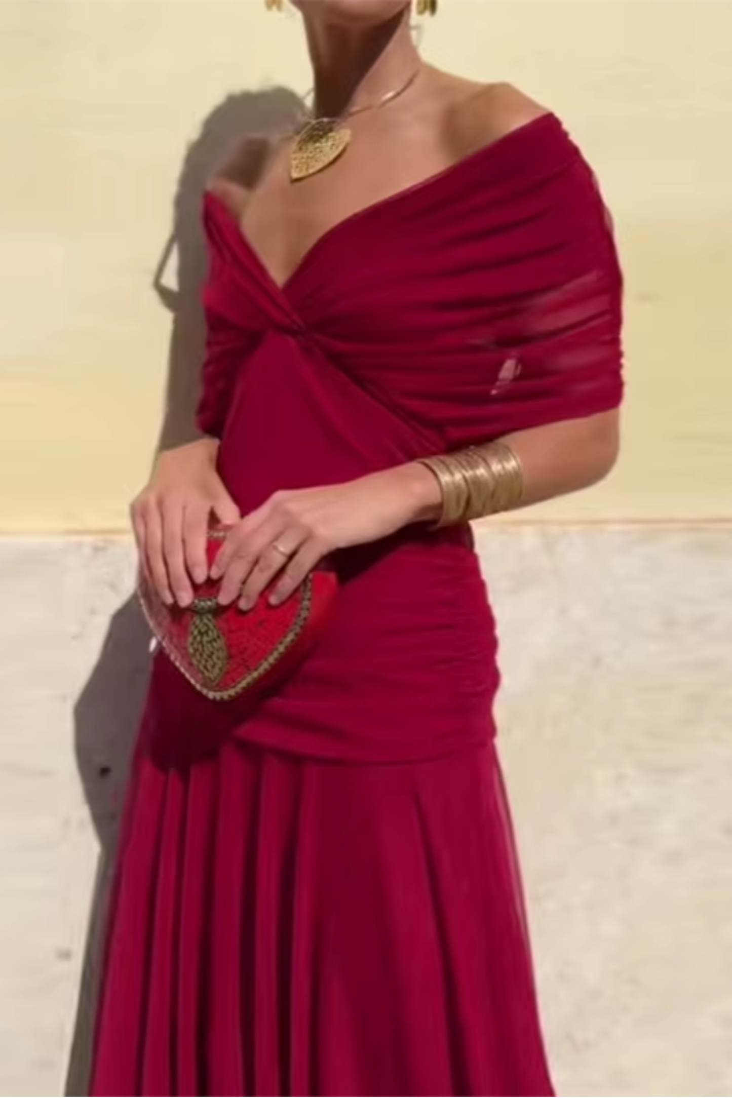 Rosamund | Elegantes Maxikleid für festliche Anlässe mit V-Ausschnitt