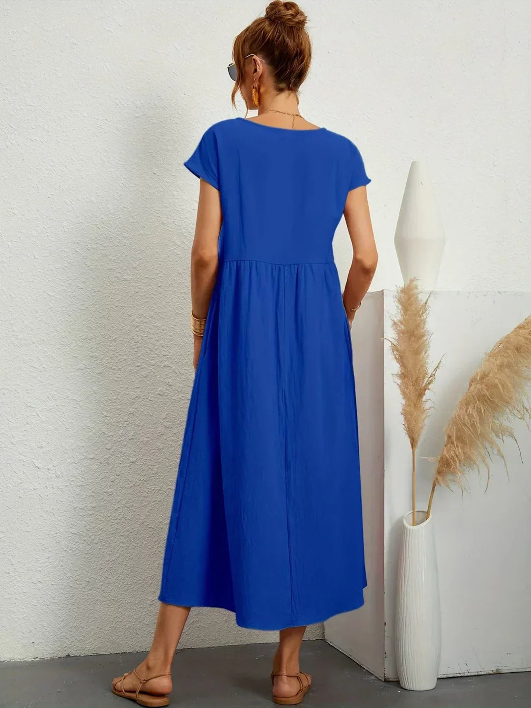 Evi | Fließendes Midikleid zeitlose Eleganz