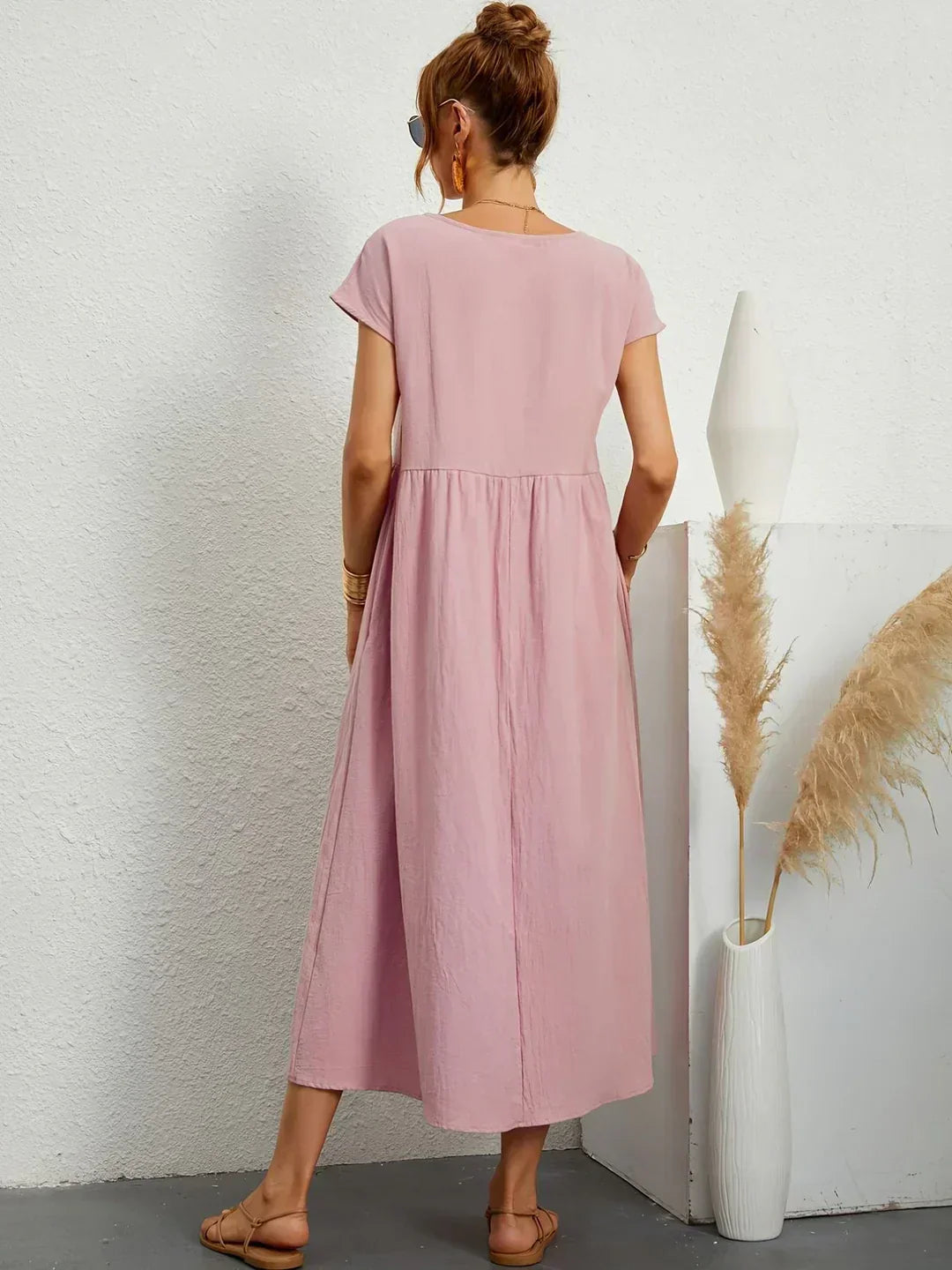 Evi | Fließendes Midikleid zeitlose Eleganz